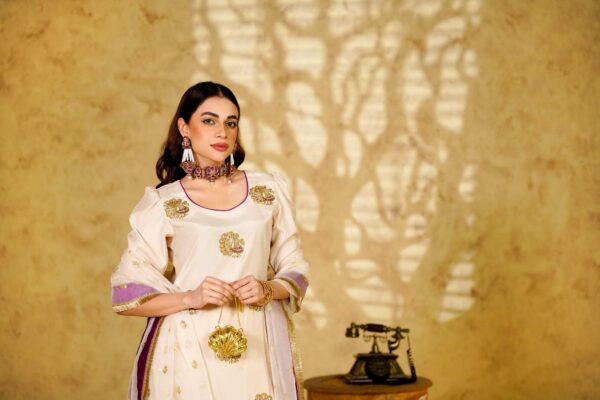 WhatsApp Image 2025-12-08 at 1.41.02 PM (1) Peacock Heirloom