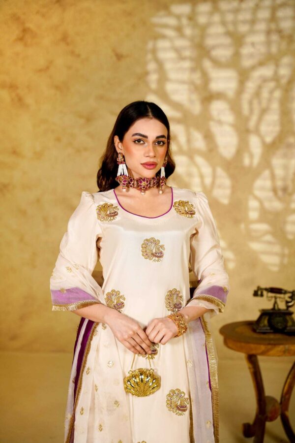 WhatsApp Image 2025-12-08 at 1.41.02 PM (2) Peacock Heirloom