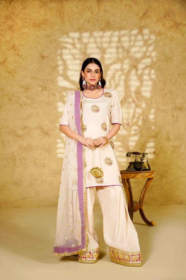 WhatsApp Image 2025-12-08 at 1.41.03 PM (1) Peacock Heirloom