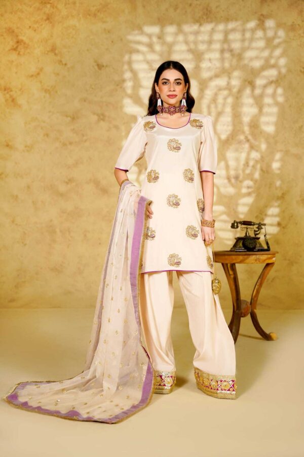 WhatsApp Image 2025-12-08 at 1.41.03 PM (2) Peacock Heirloom