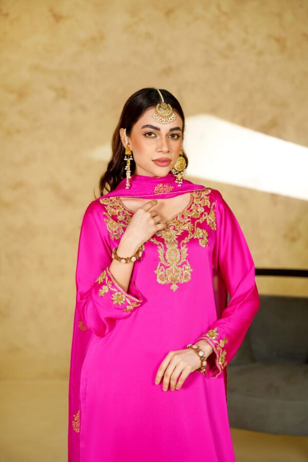 WhatsApp Image 2025-12-08 at 1.48.29 PM (1) Gulabi Gold Lux