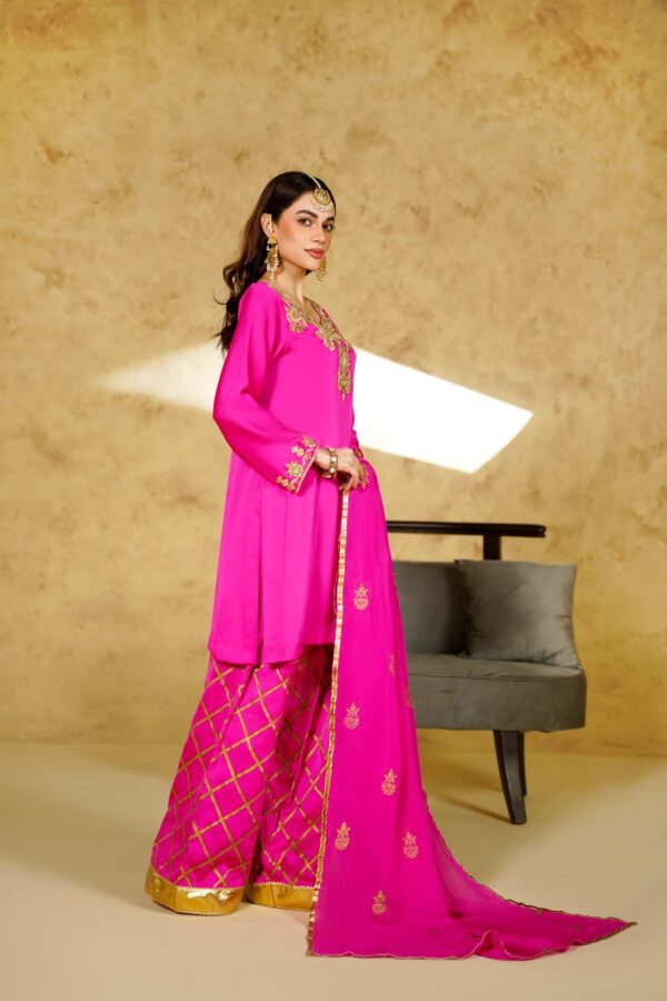 WhatsApp Image 2025-12-08 at 1.48.30 PM (1) Gulabi Gold Lux